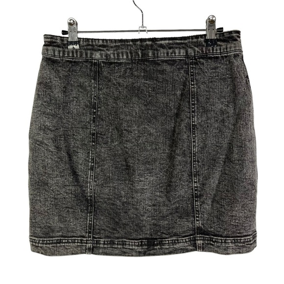 Material Girl Black Washed Denim Zip Front Utility Mini Skirt M - Picture 2 of 3